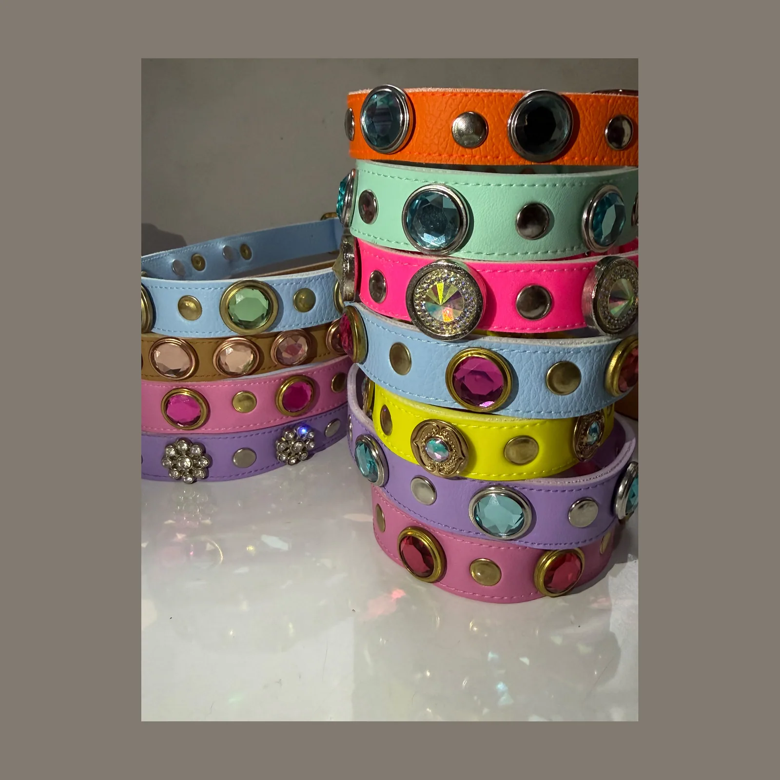 Collares ajustables naranjas