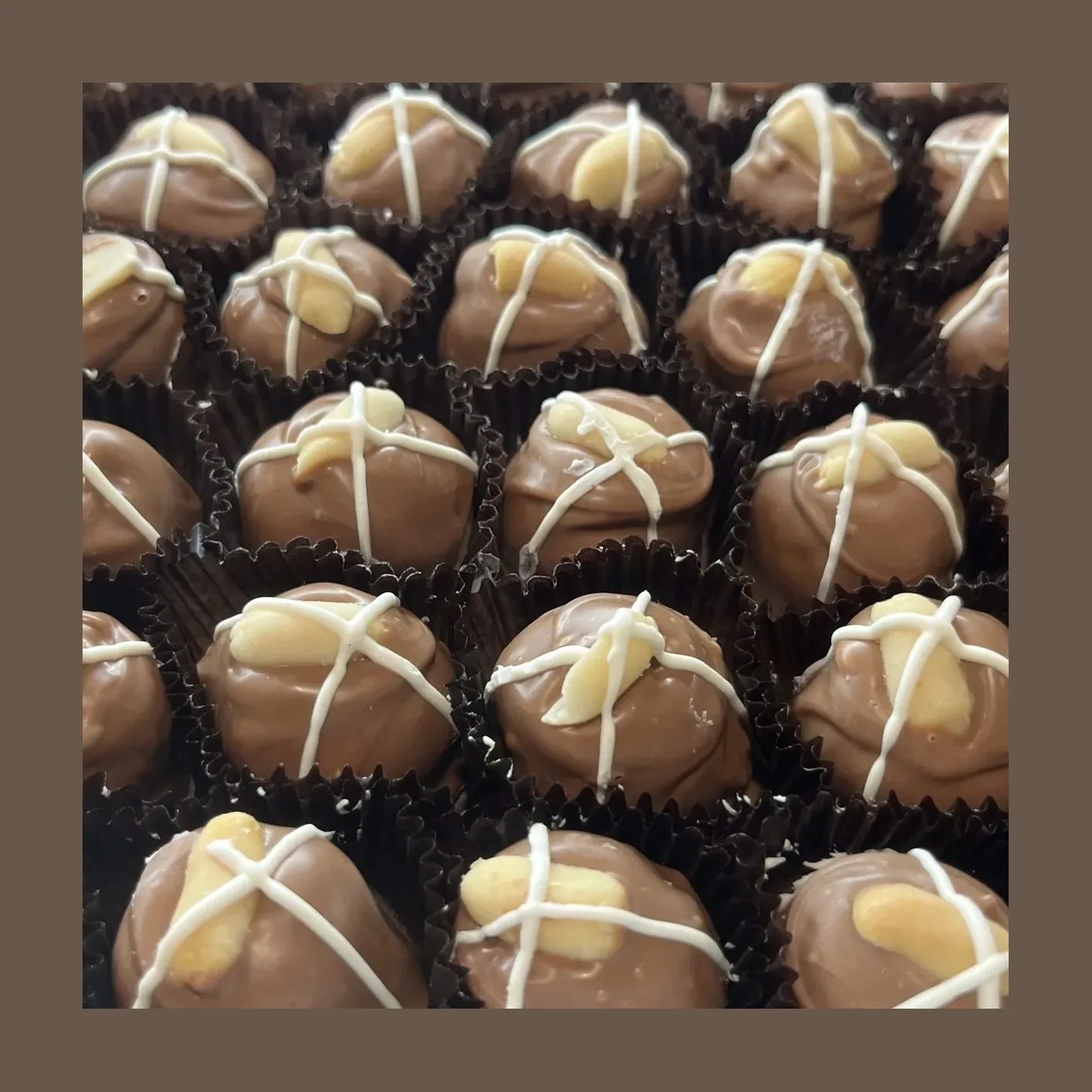 Bombones con hilos de chocolate