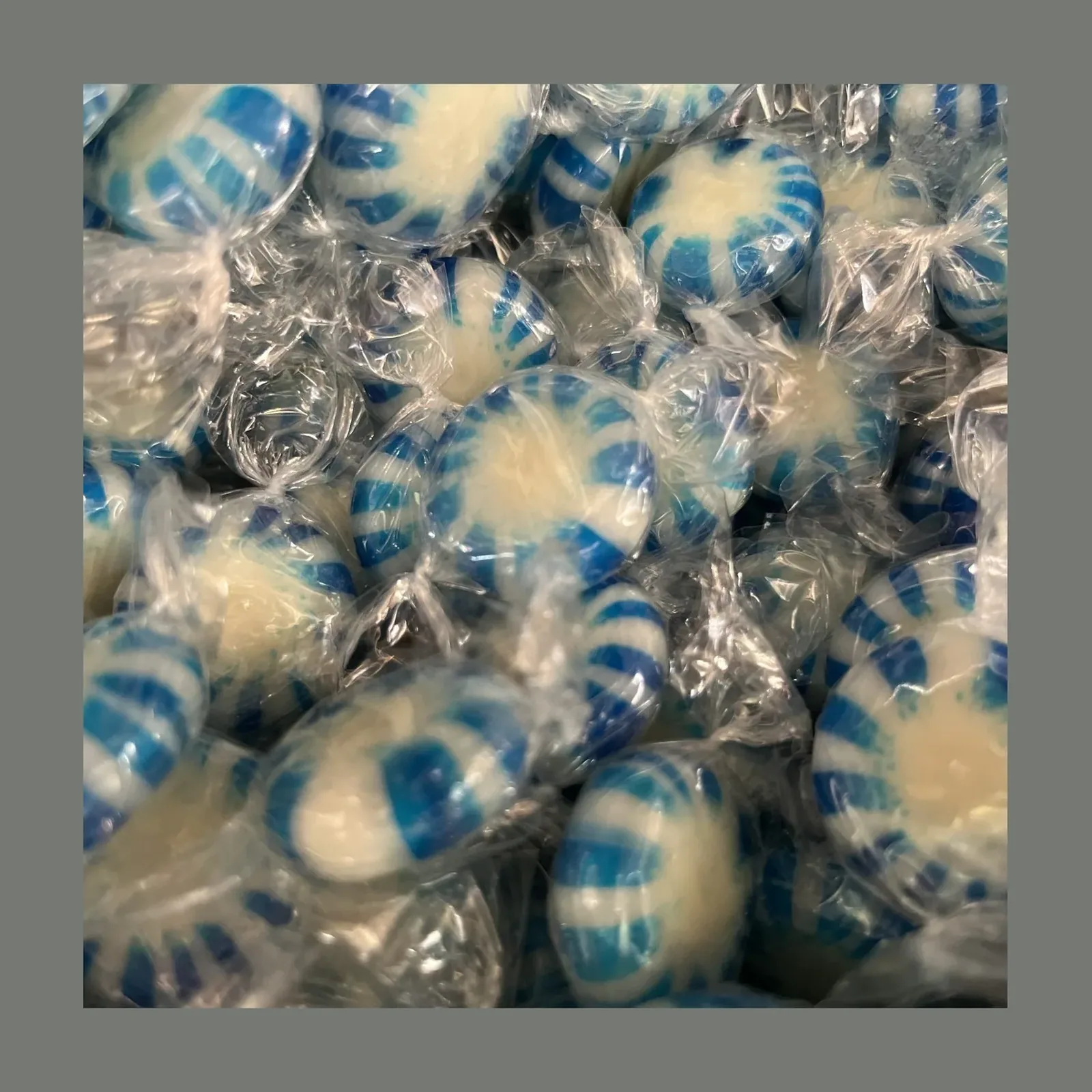 Pastillas de menta envueltas (imagen 1 de 2)