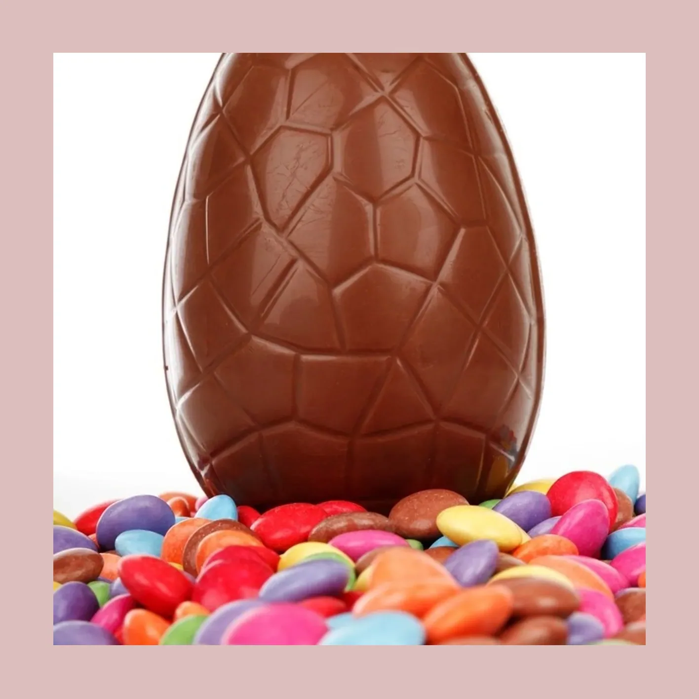 Huevo de chocolate con grageas